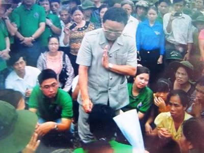 Cậu Thủy làm 