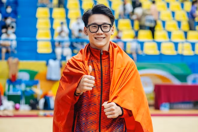 Văn Vĩ Lương được kỳ vọng sẽ là nhân tố mới tại các giải thể dục dụng cụ quốc tế. Ảnh: Quí Nguyễn.