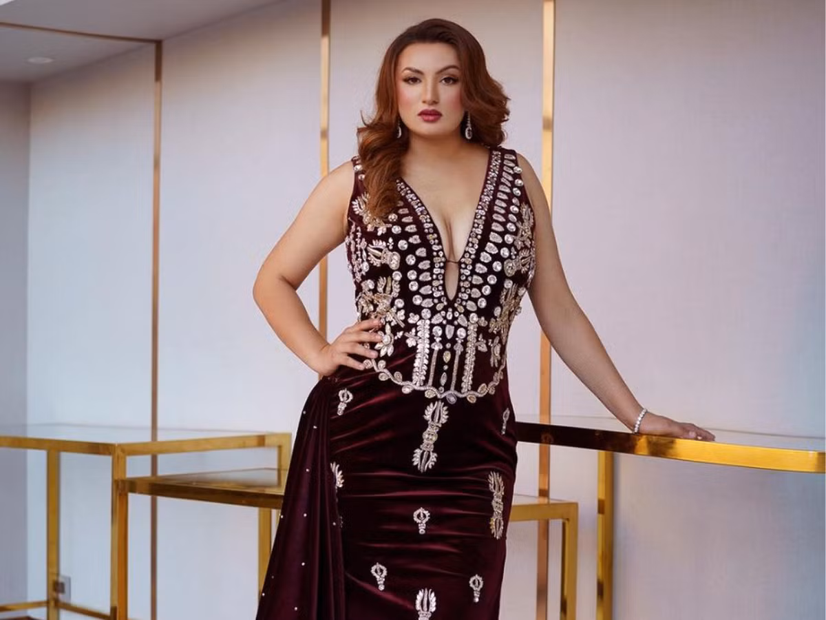 Vẻ đẹp sắc sảo, đầy tự tin của Jane Garret gây chú ý ngay từ khi cuộc thi mới khởi động.