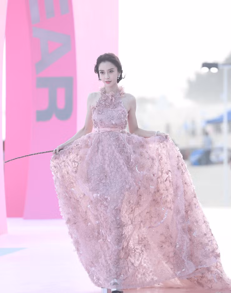 AngelaBaby trung thành bộ cánh bồng bềnh kiểu công chúa. AngelaBaby trung thành bộ cánh bồng bềnh kiểu công chúa.