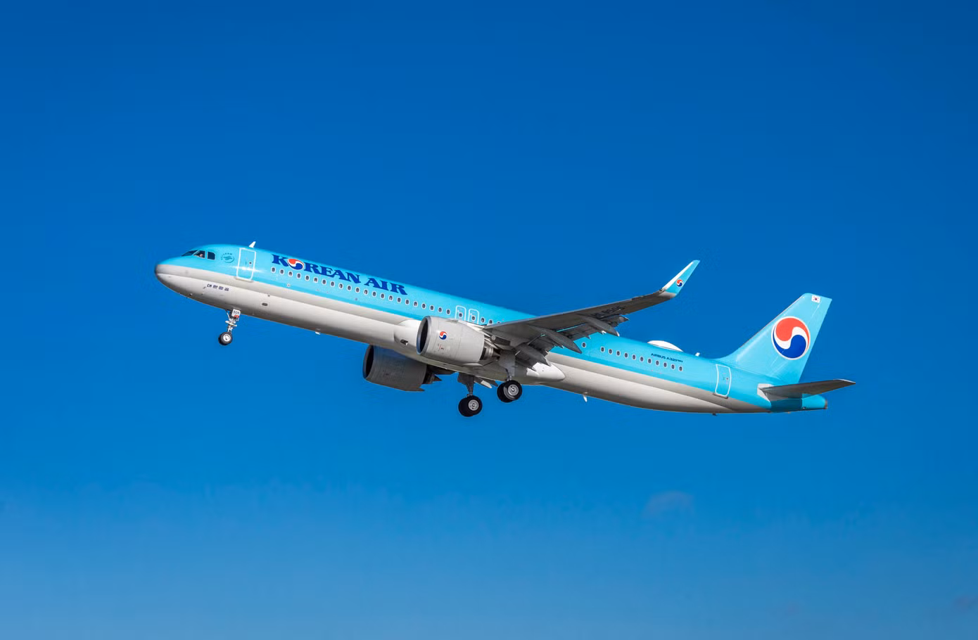 Hành khách cố ý mở cửa thoát hiểm trên máy bay của Korean Air có dấu hiệu hoảng loạn do sử dụng ma túy.