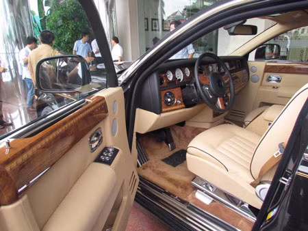 Nội thất bên trong chiếc xe