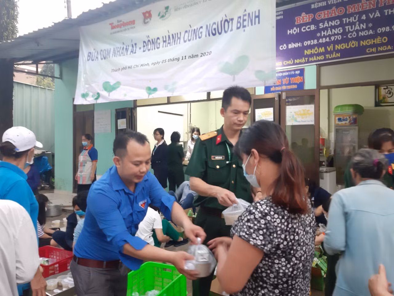 Những suất cháo nghĩa tình ảnh 9