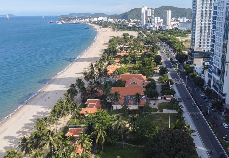 Hơn 20.100 m2 đất khu nghỉ dưỡng Evason Ana Mandra đã bị thu hồi để phục vụ cộng đồng. Hơn 20.100 m2 đất khu nghỉ dưỡng Evason Ana Mandra đã bị thu hồi để phục vụ cộng đồng.