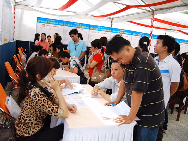 Vẫn có nhiều cơ hội việc làm tại các Festival tuyển dụng Ảnh: Q.M