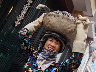 Chị Phạm Thị Ngân . Chị Phạm Thị Ngân