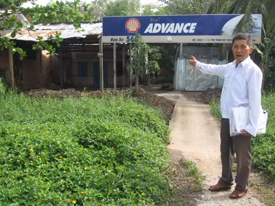 Ông Trung trước căn nhà “thắng kiện sau 20 năm”. Ảnh: Tuấn Anh