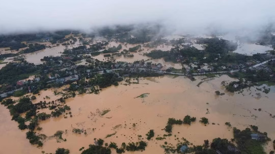 Tại khu vực thành phố Hà Giang, ngập úng cục bộ tại một số tuyến đường tại phường Minh Khai, Nguyễn Trãi, Trần Phú, Quang Trung, Ngọc Hà, Ngọc Đường, Phương Thiện, Phương Độ với 25 điểm ngập úng. Tại khu vực thành phố Hà Giang, ngập úng cục bộ tại một số tuyến đường tại phường Minh Khai, Nguyễn Trãi, Trần Phú, Quang Trung, Ngọc Hà, Ngọc Đường, Phương Thiện, Phương Độ với 25 điểm ngập úng.