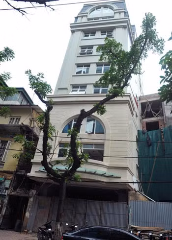 Nhà số 19 Triệu Việt Vương chỉ được cấp phép xây 9 tầng nhưng chủ đầu tư đã xây lên tới 12 tầng