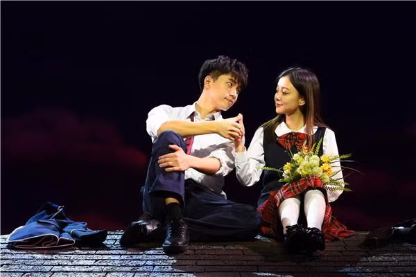 Cuộc đời là vậy, không phải điều ước nào cũng có thể thành hiện thực, không phải tình yêu nào cũng có thể cho qua, không phải người nào cũng có thể đáp lại một phần tình cảm cho bạn.