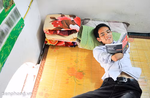 Lở rất thích đọc sách