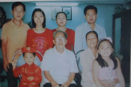 Vợ chồng bà Nguyễn Thị Mai và ông Mười Kiều đang sống rất hạnh phúc bên các con và các cháu nội. Chuyện tình kỳ diệu của nữ Biệt động Sài Gòn ảnh 2