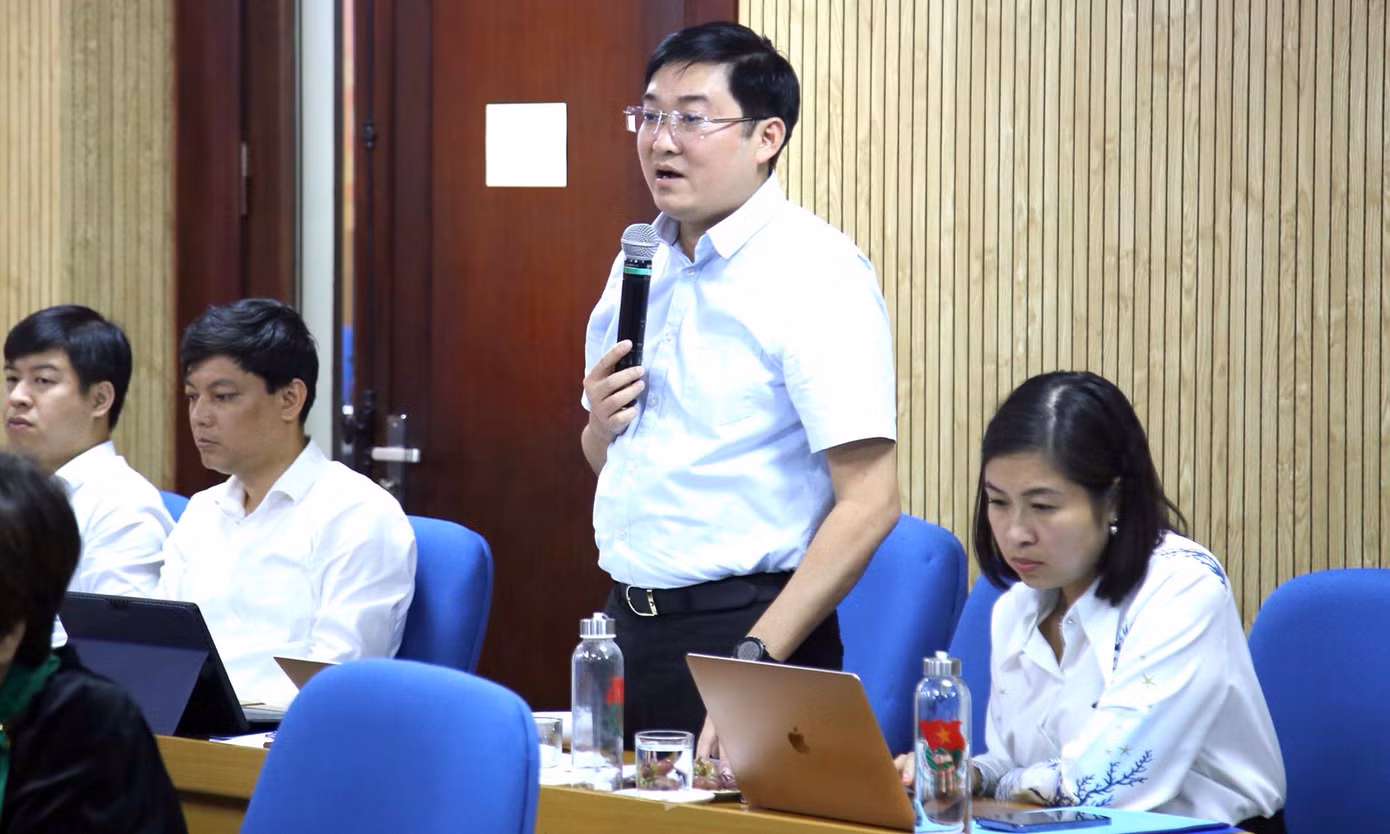 Các đại biểu phát biểu ý kiến, kiến nghị tại buổi làm việc. Các đại biểu phát biểu ý kiến, kiến nghị tại buổi làm việc.