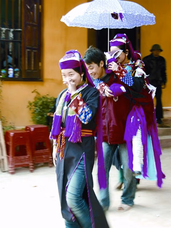Cõng dâu ra cửa Cõng dâu ra cửa