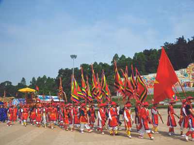  Hành lễ ngày giỗ Tổ. Ảnh: T.D
