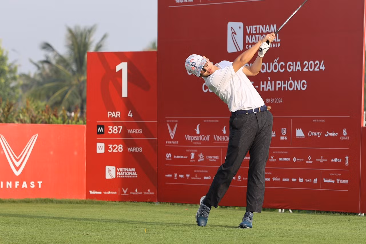 Golfer Nguyễn Đức Sơn dẫn đầu sau ngày thi đấu thứ nhất ảnh 23 Golfer Nguyễn Đức Sơn dẫn đầu sau ngày thi đấu thứ nhất ảnh 23