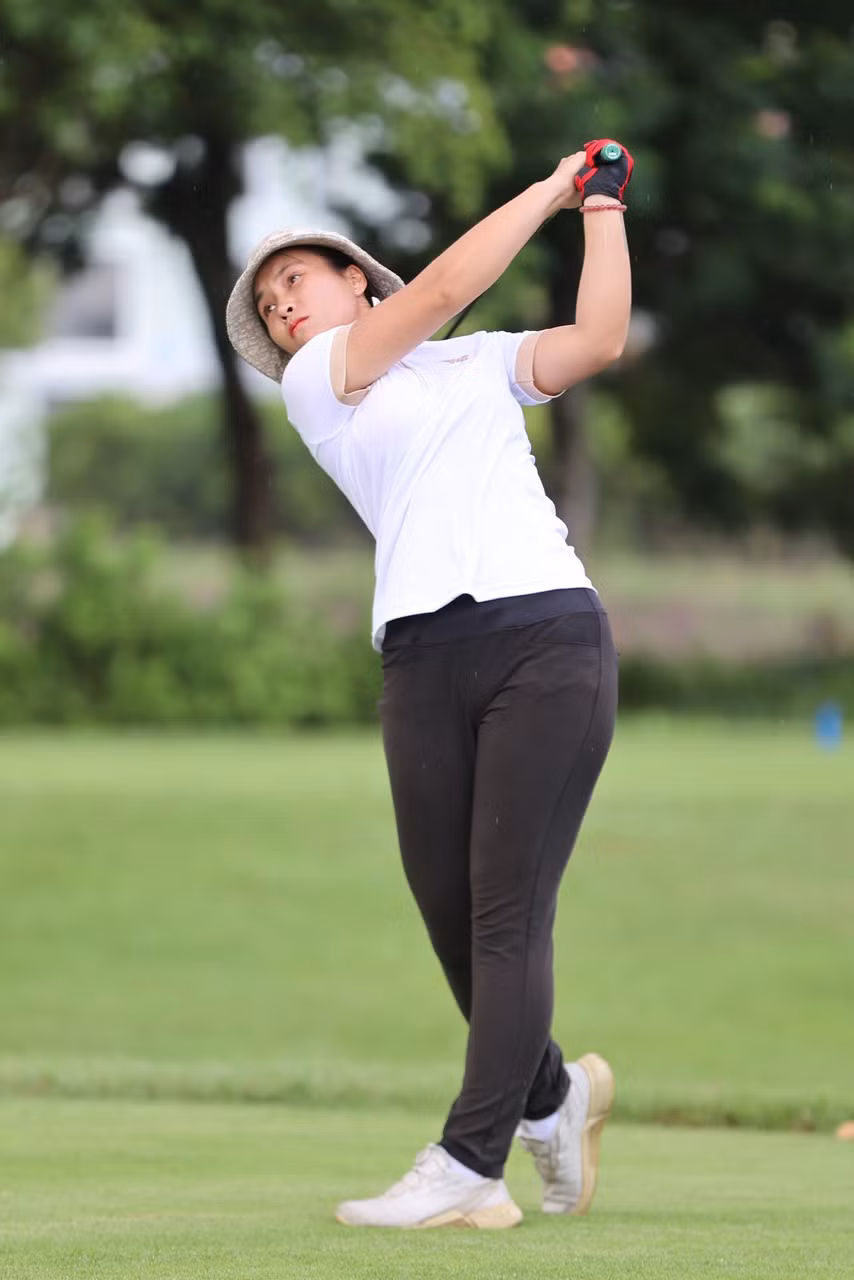 Golfer Nguyễn Đức Sơn dẫn đầu sau ngày thi đấu thứ nhất ảnh 71 Golfer Nguyễn Đức Sơn dẫn đầu sau ngày thi đấu thứ nhất ảnh 71