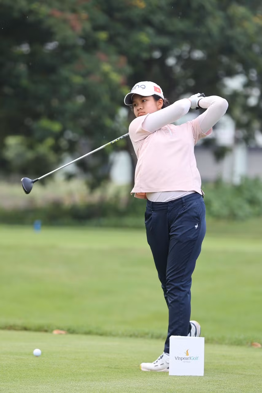 Golfer Nguyễn Đức Sơn dẫn đầu sau ngày thi đấu thứ nhất ảnh 67 Golfer Nguyễn Đức Sơn dẫn đầu sau ngày thi đấu thứ nhất ảnh 67