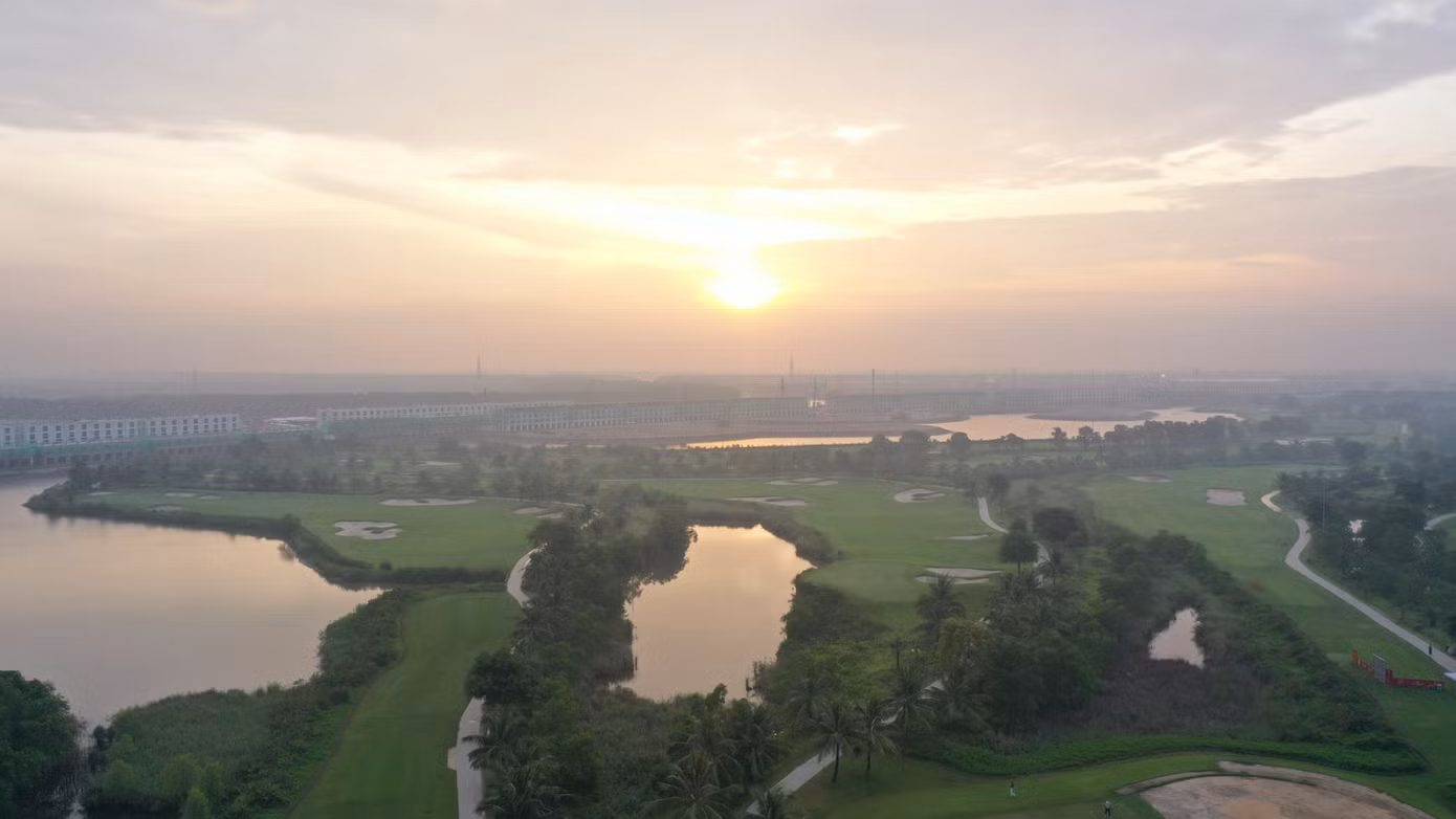 Golfer Nguyễn Đức Sơn dẫn đầu sau ngày thi đấu thứ nhất ảnh 10 Golfer Nguyễn Đức Sơn dẫn đầu sau ngày thi đấu thứ nhất ảnh 10