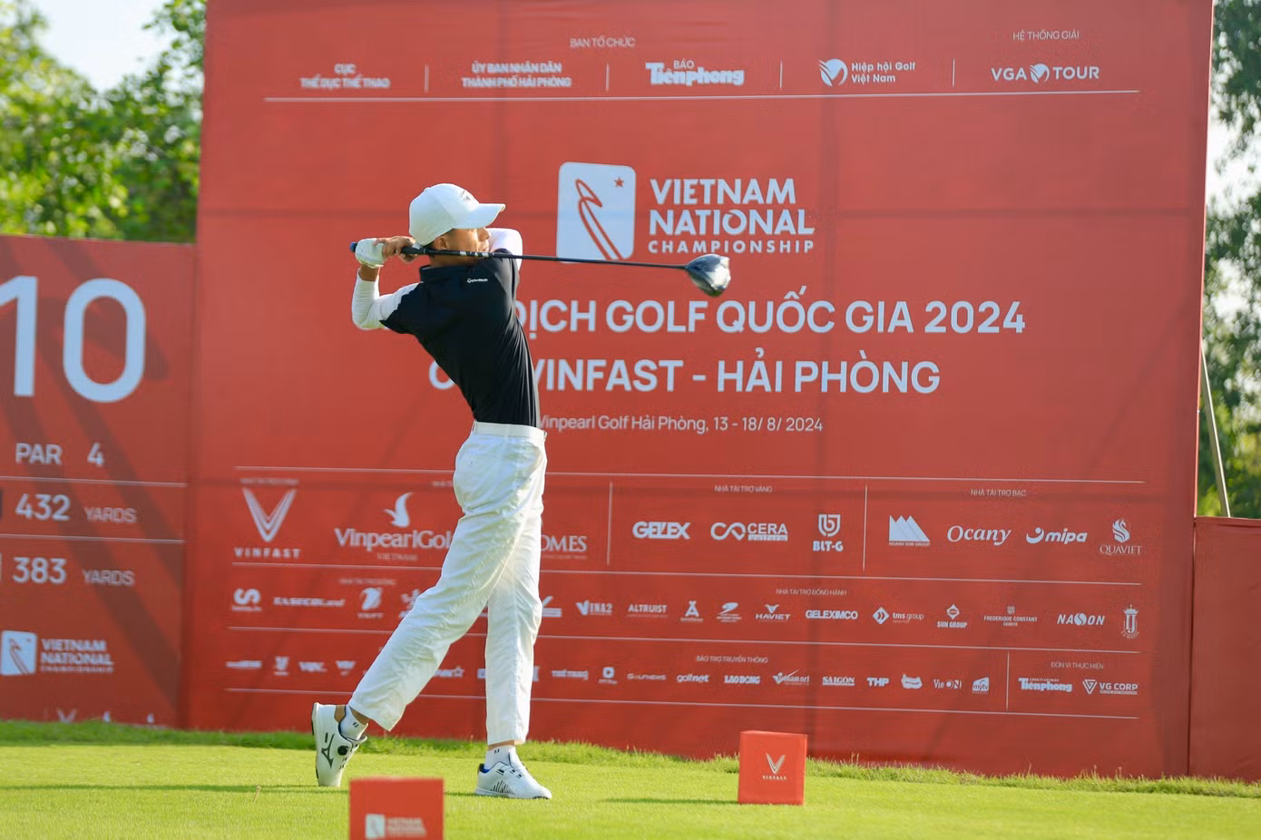 Golfer Nguyễn Đức Sơn dẫn đầu sau ngày thi đấu thứ nhất ảnh 29 Golfer Nguyễn Đức Sơn dẫn đầu sau ngày thi đấu thứ nhất ảnh 29