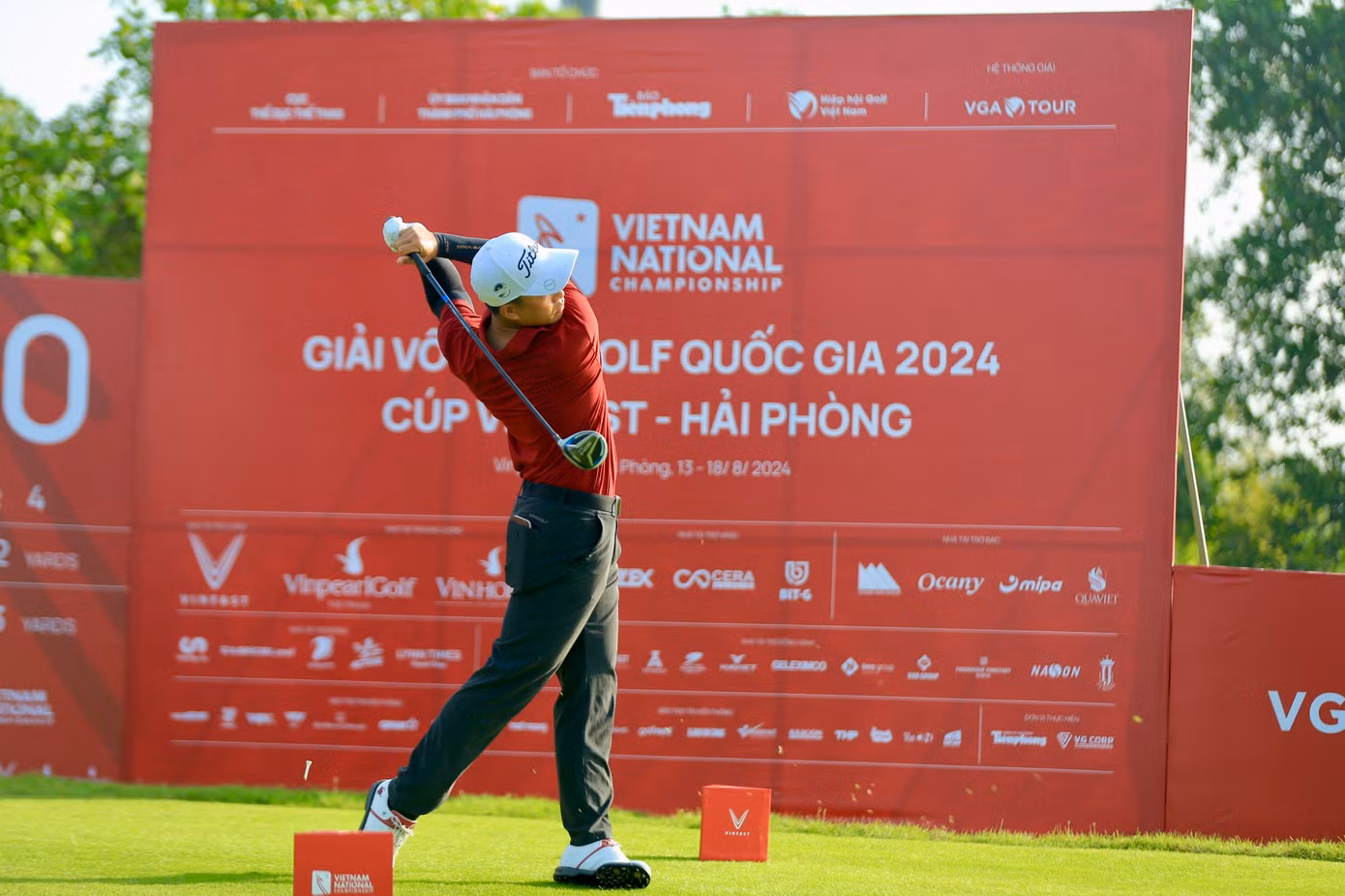 Golfer Nguyễn Đức Sơn dẫn đầu sau ngày thi đấu thứ nhất ảnh 28 Golfer Nguyễn Đức Sơn dẫn đầu sau ngày thi đấu thứ nhất ảnh 28