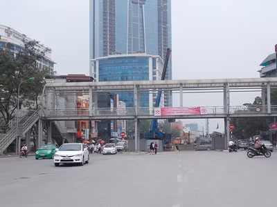 Sau hơn một năm hoạt động, cầu vượt tại nút Daewoo phải tháo dỡ. Ảnh: Trọng Đảng