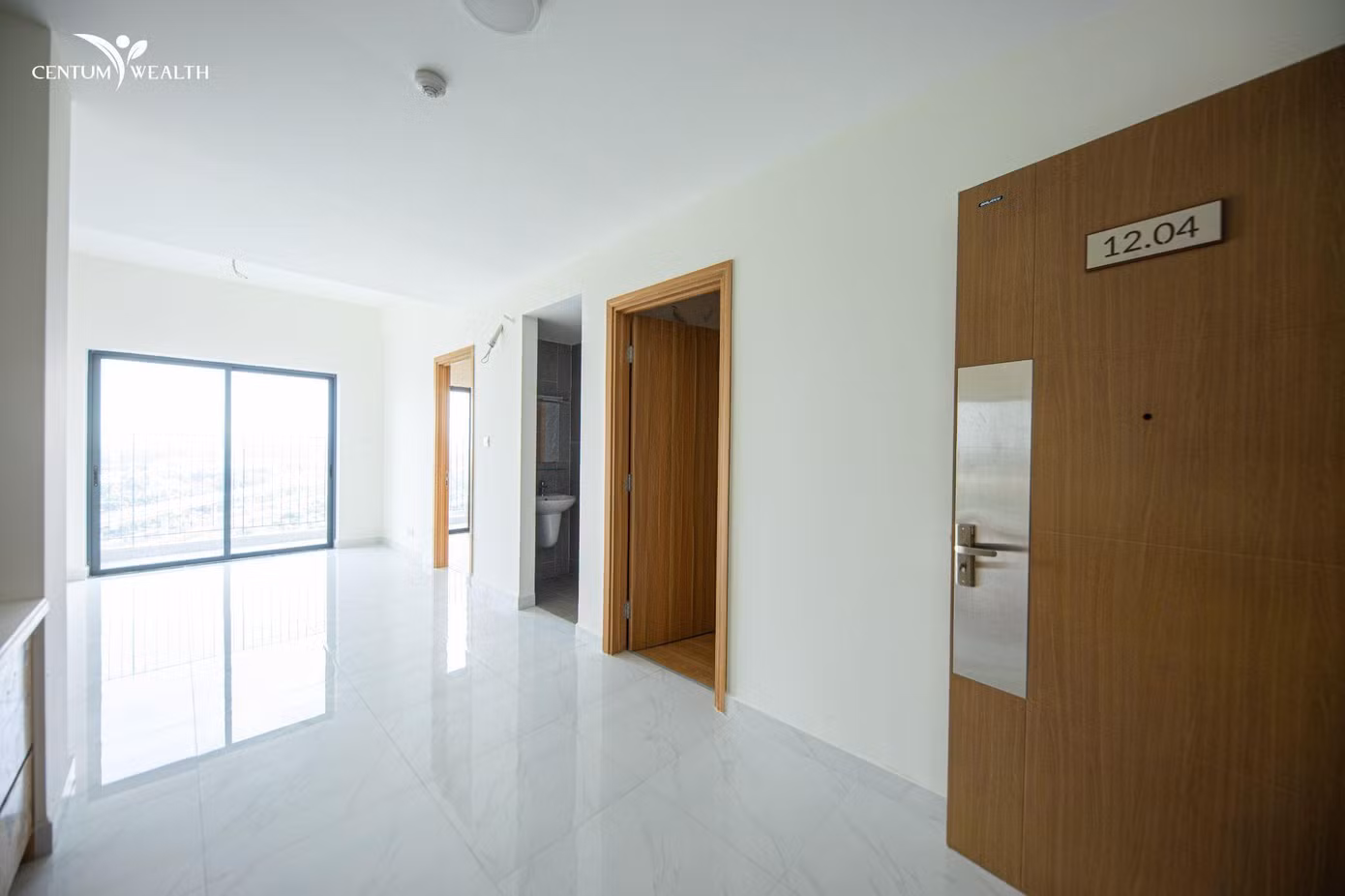 Căn hộ đã hoàn thiện, có thiết kế thông thoáng và sở hữu view Xa lộ Hà Nội hút mắt