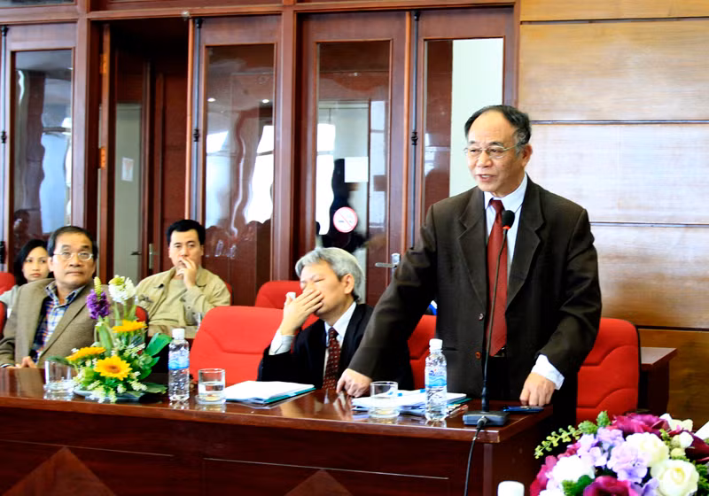 Ông Hoàng Chí Bảo, Ủy viên Hội đồng lý luận Trung ương phát biểu quan điểm. Ảnh: Xuân Tùng. Ông Hoàng Chí Bảo, Ủy viên Hội đồng lý luận Trung ương phát biểu quan điểm. Ảnh: Xuân Tùng