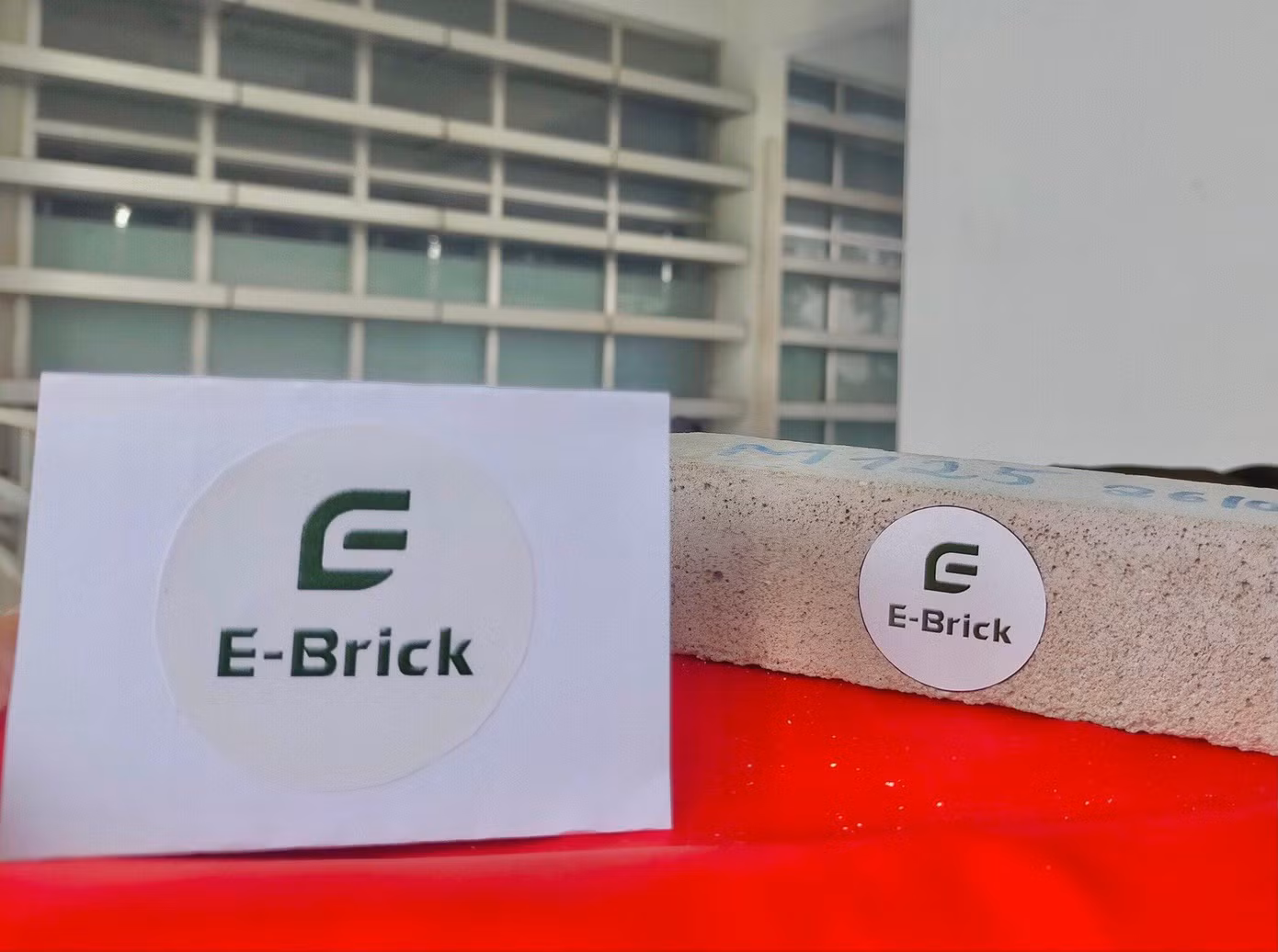 Hình ảnh sản phẩm E-Brick - “Gạch lọc không khí từ rác thải nhựa".