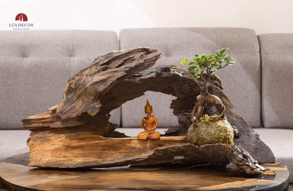 Một sản phẩm do "Lũa Decor" tạo tác theo phong cách thiền. (Ảnh: NVCC)