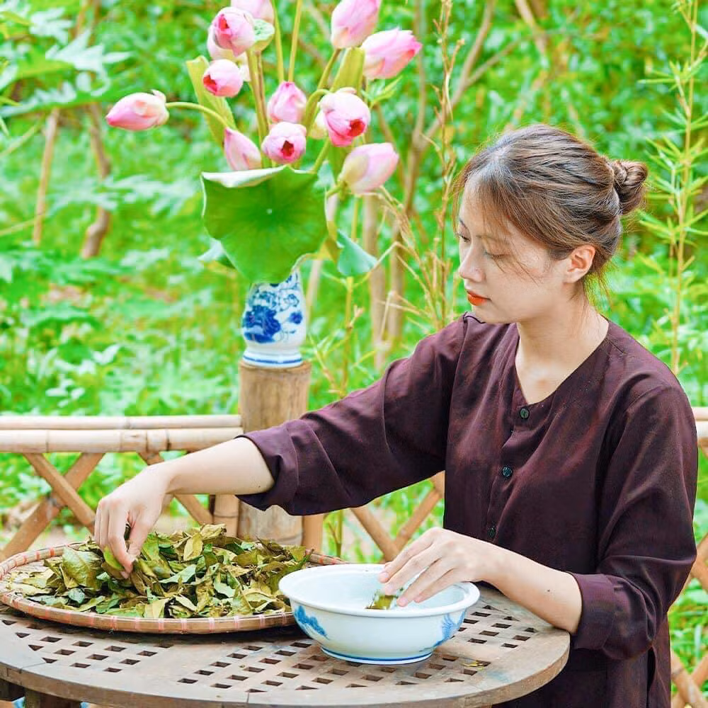 Những video của Lam đều mang màu sắc mộc mạc và bình dị. Những video của Lam đều mang màu sắc mộc mạc và bình dị.