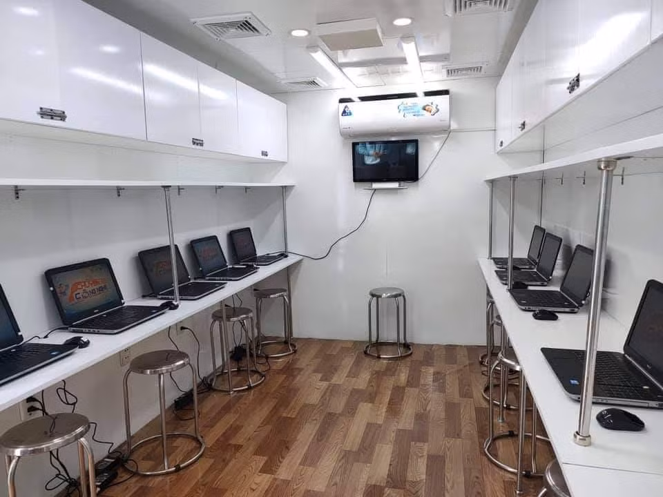 Bên trong "Chuyến xe công nghệ".