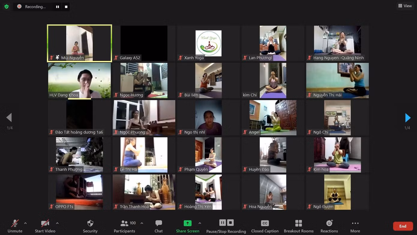 Theo Phúc, các học viên chi trả cho lớp học yoga online miễn phí bằng nụ cười và lòng biết ơn. Theo Phúc, các học viên chi trả cho lớp học yoga online miễn phí bằng nụ cười và lòng biết ơn.