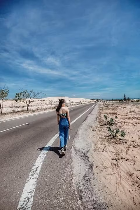 Check in ở những cung đường đầy cát trắng là trải nghiệm tuyệt vời. Check in ở những cung đường đầy cát trắng là trải nghiệm tuyệt vời.
