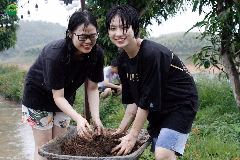 Dự án bảo vệ môi trường năm 2020 mang tên Green Wave được nhiều bạn trẻ trong và ngoài cộng đồng hưởng ứng tham gia.