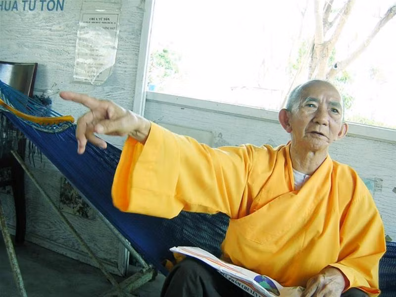 “Chúa đảo”– Nhà sư Thích Viên Mãn “Chúa đảo”– Nhà sư Thích Viên Mãn