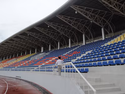 Riêng khán đài A của sân vận động Hoài Đức (Hà Nội) đã tới 3.500 chỗ ngồi. Ảnh: Minh Tuấn