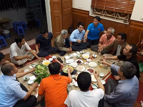 Cảm xúc vỡ òa ở quê nhà tuyển thủ U23 Nguyễn Quang Hải ảnh 1