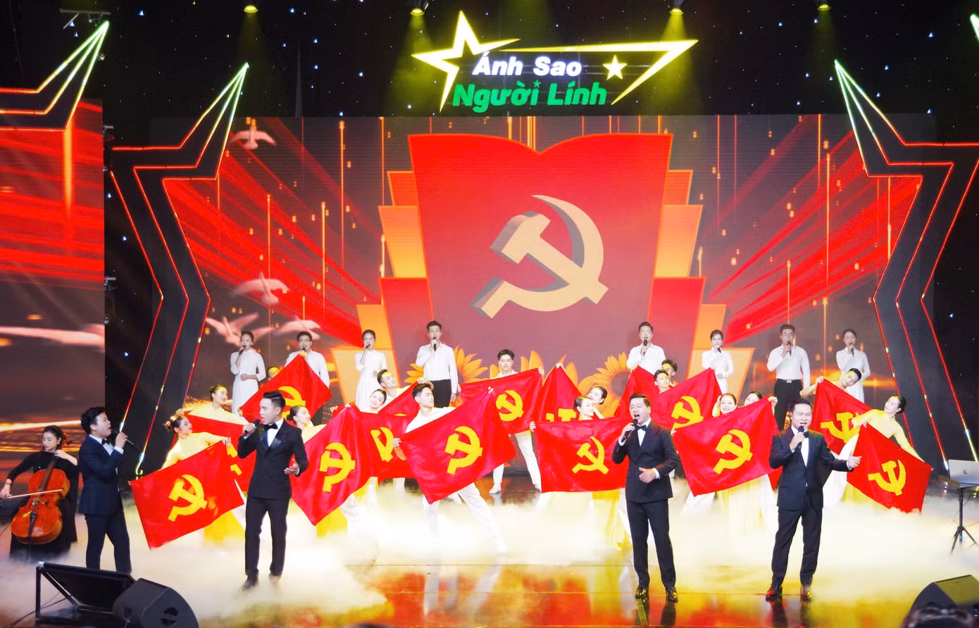 Các ca sĩ thể hiện ca khúc "Lá Cờ Đảng", sáng tác: Văn An. Các ca sĩ thể hiện ca khúc "Lá Cờ Đảng", sáng tác: Văn An.