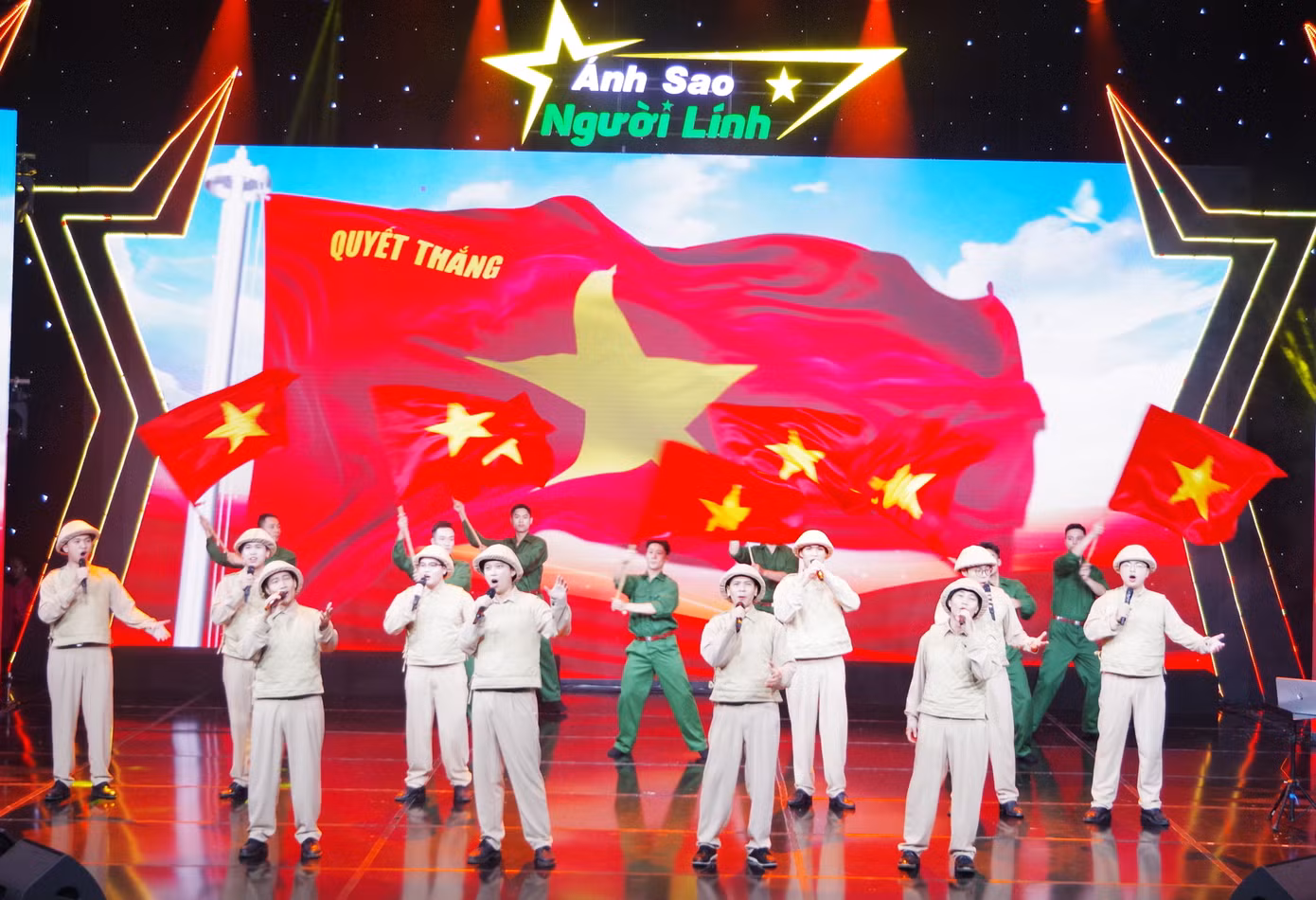 Các ca sĩ trình bày ca khúc "Đoàn vệ quốc quân", sáng tác: Phan Huỳnh Điểu. Các ca sĩ trình bày ca khúc "Đoàn vệ quốc quân", sáng tác: Phan Huỳnh Điểu.