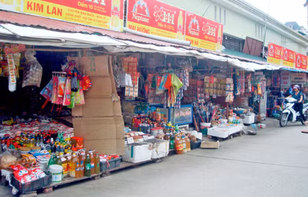 Chủ các cửa hàng này ở chợ Giếng Vuông (Lạng Sơn) sẵn sàng cung cấp nguyên liệu làm bánh trung thu với số lượng lớn. Chủ các cửa hàng này ở chợ Giếng Vuông (Lạng Sơn) sẵn sàng cung cấp nguyên liệu làm bánh trung thu với số lượng lớn