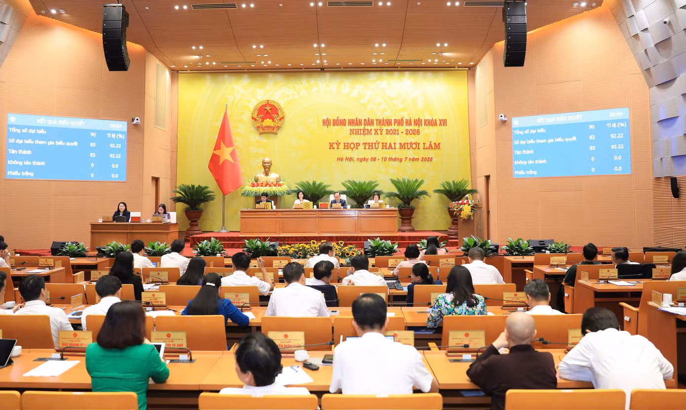 Toàn cảnh phiên họp ngày 10/7 Toàn cảnh phiên họp ngày 10/7