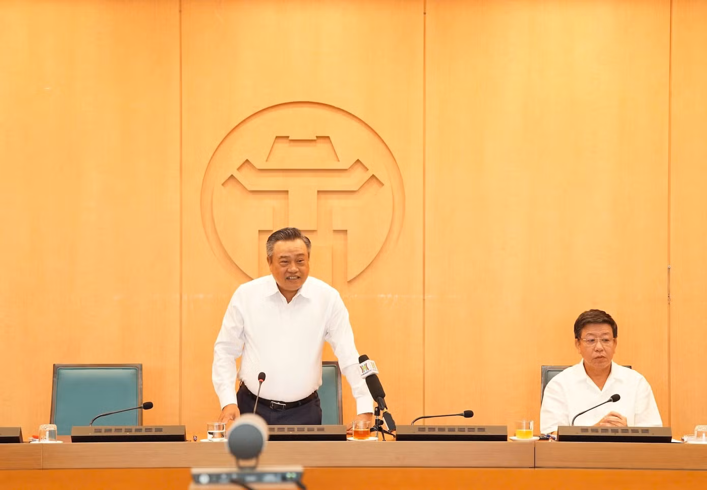 Chủ tịch UBND TP. Hà Nội Trần Sỹ Thanh phát biểu kết luận cuộc họp.