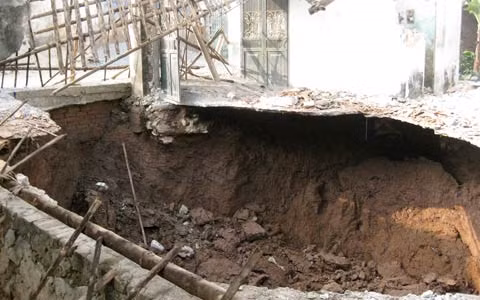  khu vực xẩy ra sự cố đã được rào lại, tránh nguy hiểm cho người dân