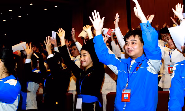 Hòa mình vào không khí sôi nổi của tiết mục văn nghệ giao lưu tại Đại hội