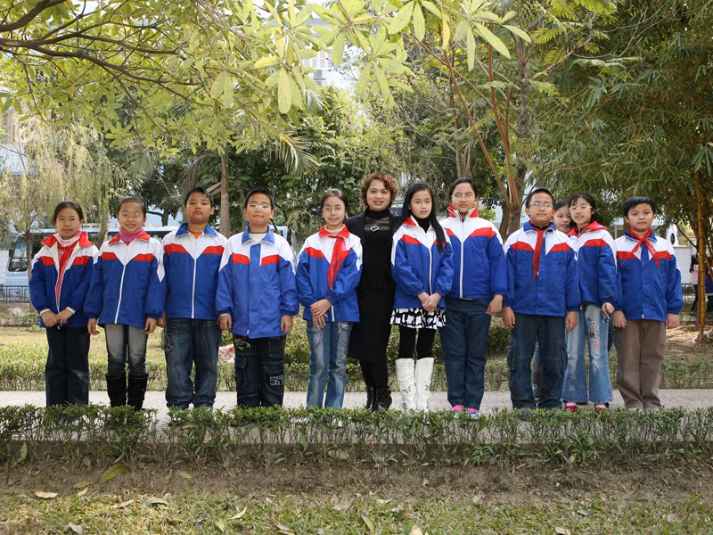 Cô giáo Hải (giữa), người từng cho con trai Bộ trưởng Bộ GD&ĐT Phạm Vũ Luận điểm 4. Cô giáo Hải (giữa), người từng cho con trai Bộ trưởng Bộ GD&ĐT Phạm Vũ Luận điểm 4