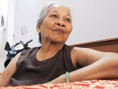 Bà Muộn, mẹ của liệt sĩ Trường Sa Phan Văn Sự Ảnh: Nguyễn Huy