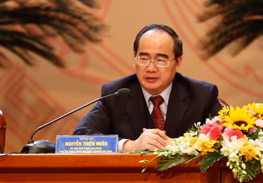 Phó Thủ tướng Nguyễn Thiện Nhân trả lời câu hỏi. Ảnh: Hồng Vĩnh