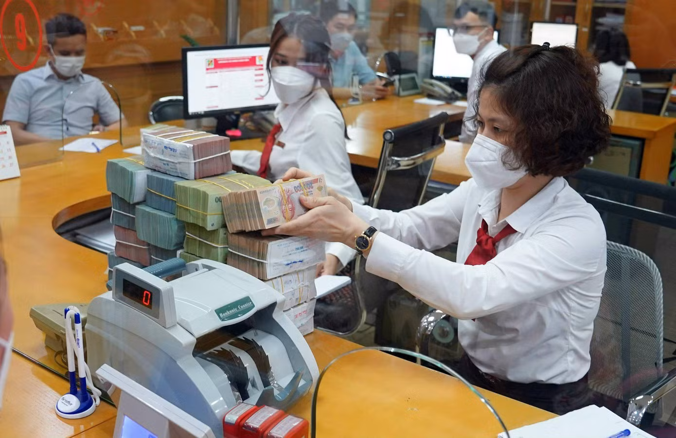 Một số ngân hàng đã thông báo việc chia cổ tức bằng tiền mặt.