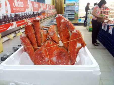 Cua hoàng đế với giá 5,5 triệu đồng/con khoảng 2,2kg hiện 